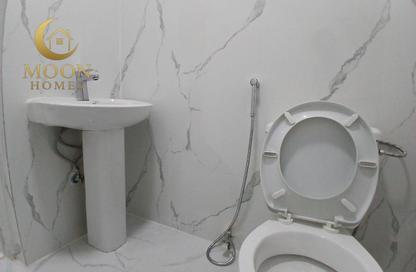 Apartment - Studio - 1 for rent in Umm Ghuwailina 4 - Umm Ghuwailina - Doha