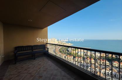 Apartment - 2 Bedrooms - 3 Bathrooms for rent in Tower 28 - Porto Arabia - The Pearl Island - Doha