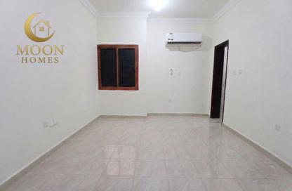 Apartment - 1 Bedroom - 2 Bathrooms for rent in Old Al Ghanim - Al Ghanim - Doha