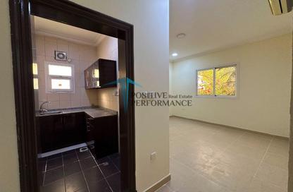 Apartment - 1 Bedroom - 1 Bathroom for rent in Mamoura 18 - Al Maamoura - Doha