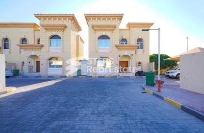 Villa - 3 Bedrooms - 3 Bathrooms for rent in Wadi Al Markh - Muraikh - AlMuraikh - Doha