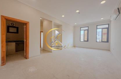 Apartment - 2 - 2 for rent in Abu Jabair Street - Al Muntazah - Doha