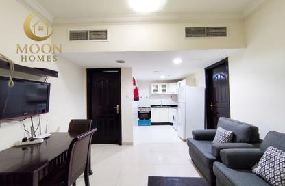 Apartment - 1 Bedroom - 2 Bathrooms for rent in Umm Ghuwailina 4 - Umm Ghuwailina - Doha