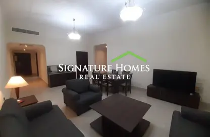 Apartment - 2 Bedrooms - 2 Bathrooms for rent in Fereej Bin Mahmoud North - Fereej Bin Mahmoud - Doha