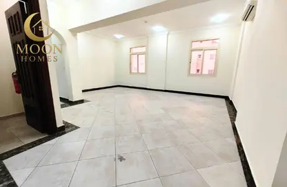 Apartment - 2 Bedrooms - 2 Bathrooms for rent in Al Mansoura - Al Mansoura - Doha