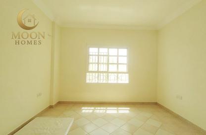 Apartment - 2 Bedrooms - 2 Bathrooms for rent in Salaja Street - Doha Al Jadeed - Doha