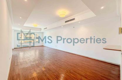 Apartment - 2 Bedrooms - 3 Bathrooms for rent in East Porto Drive - Porto Arabia - The Pearl Island - Doha