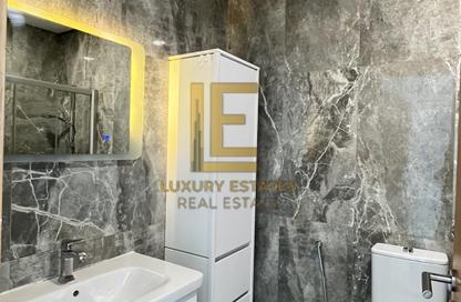 Apartment - 2 Bedrooms - 4 Bathrooms for rent in Zig Zag Tower B - Zig Zag Towers - West Bay - Doha Apartment - 2 Bedrooms - 4 Bathrooms for rent in Zig Zag Tower B - Zig Zag Towers - West Bay - Doha