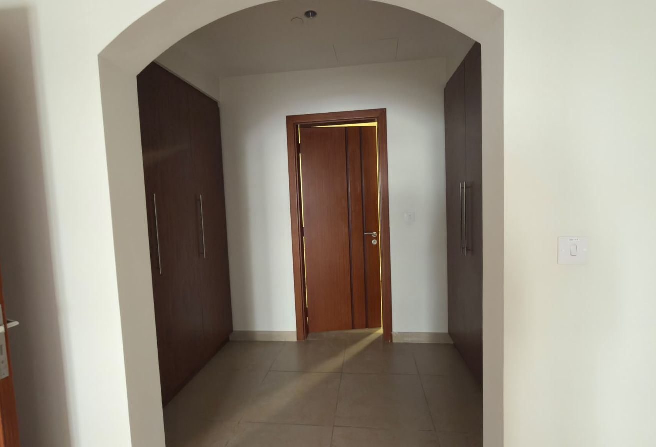 1 BHK with balcony  7 k  excl bils 1 moths free thumbnail 6