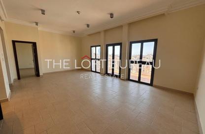 Apartment - 2 Bedrooms - 3 Bathrooms for rent in Carnaval - Qanat Quartier - The Pearl Island - Doha