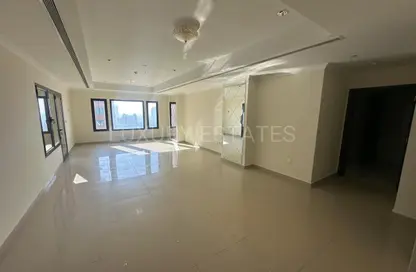 Apartment - 2 Bedrooms - 2 Bathrooms for rent in West Porto Drive - Porto Arabia - The Pearl Island - Doha