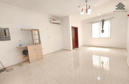 Apartment - 2 Bedrooms - 2 Bathrooms for rent in Muntazah 7 - Al Muntazah - Doha