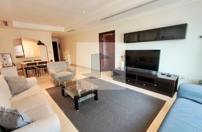 Apartment - 1 Bedroom - 2 Bathrooms for rent in Tower 14 - Porto Arabia - The Pearl Island - Doha