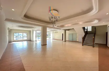 فيلا - 4 غرف نوم - 6 حمامات للايجار في وست باي لاجون - بحيرة وست لاجون - الدوحة