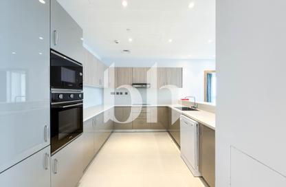 Duplex - 3 Bedrooms - 4 Bathrooms for rent in Viva East - Viva Bahriyah - The Pearl Island - Doha