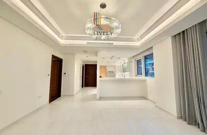 Apartment - 1 Bedroom - 2 Bathrooms for rent in Crystal Residence - Gewan Island - The Pearl Island - Doha