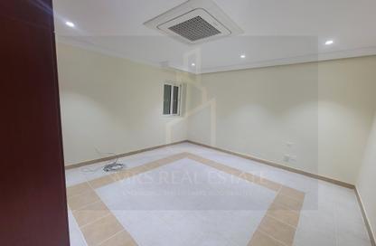 Apartment - 3 Bedrooms - 3 Bathrooms for rent in Najma Street - Najma - Doha