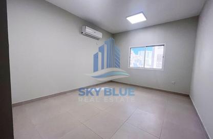 Apartment - 2 Bedrooms - 1 Bathroom for rent in Old Al Ghanim - Al Ghanim - Doha
