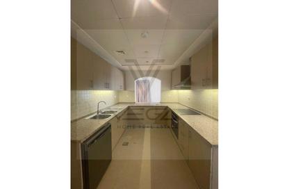 Apartment - 2 Bedrooms - 3 Bathrooms for rent in Porto Arabia - The Pearl Island - Doha