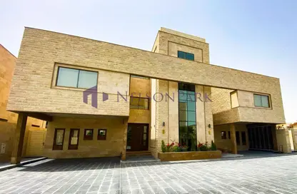 Villa - 4 Bedrooms - 5 Bathrooms for rent in Mamoura 18 - Al Maamoura - Doha
