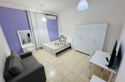 Apartment - Studio - 1 for rent in Tadmur Street - Old Airport Road - Doha
