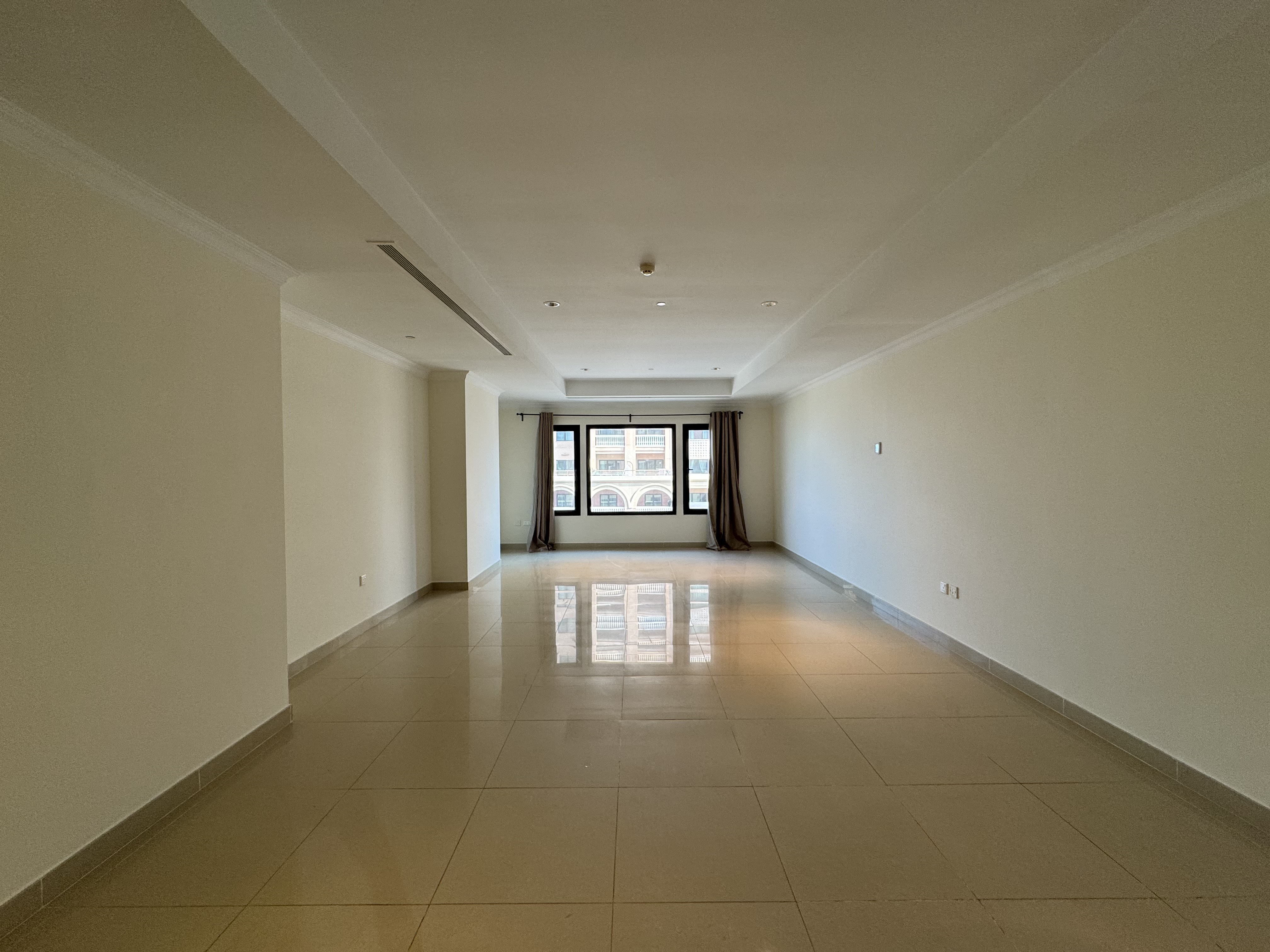 SPACIOUS 1+OFFICE SF NO BALCONY - apartment in Porto Arabia