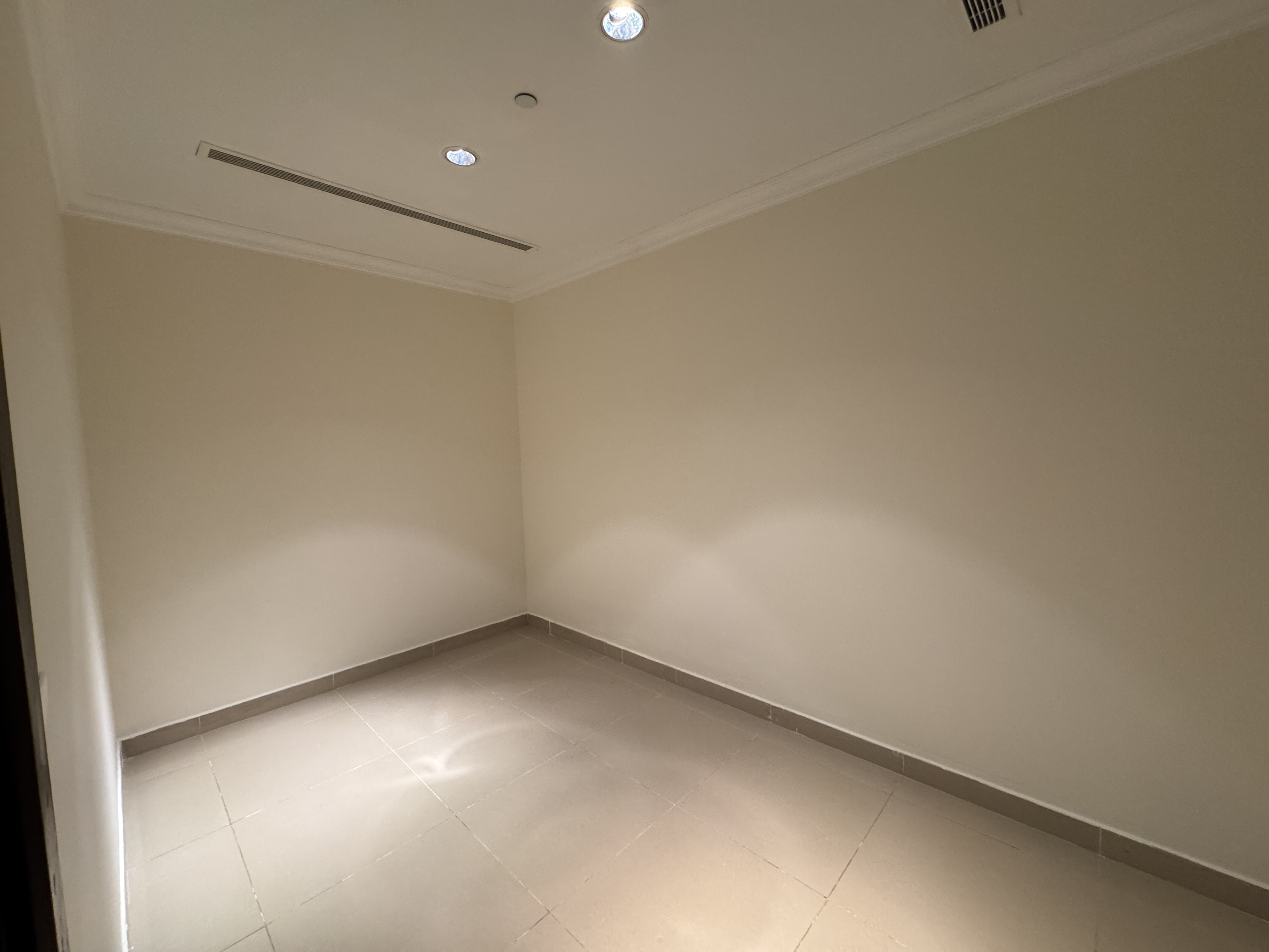 SPACIOUS 1+OFFICE SF NO BALCONY - apartment in Porto Arabia