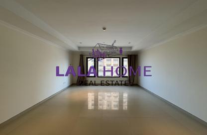 Apartment - 1 Bedroom - 2 Bathrooms for sale in Tower 14 - Porto Arabia - The Pearl Island - Doha