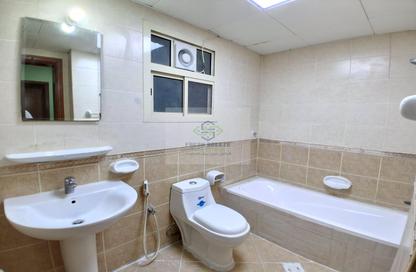 Apartment - 2 Bedrooms - 2 Bathrooms for rent in Najma 28 - Ibn Dirhem Street - Najma - Doha