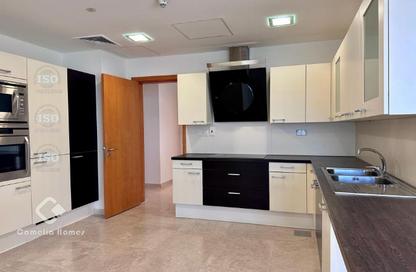 Apartment - 3 Bedrooms - 5 Bathrooms for rent in West Bay - West Bay - Doha