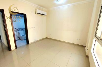 Apartment - 2 - 2 for rent in Al Mansoura - Al Mansoura - Doha