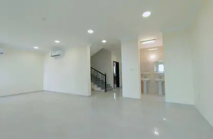 Villa - 6 Bedrooms - 4 Bathrooms for rent in Al Kheesa - Al Kheesa - Umm Salal Mohammed