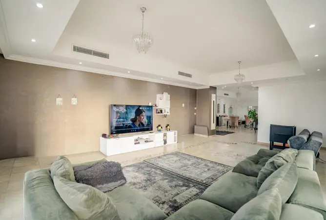 998072 - Property Image 2
