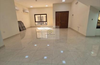 Villa - 5 Bedrooms - 4 Bathrooms for rent in Al Markhiya Street - Al Markhiya - Doha