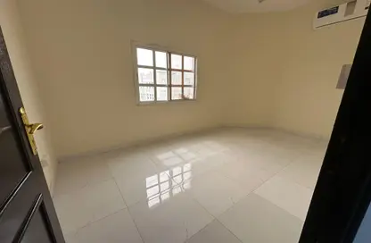 شقة - غرفة نوم - 1 حمام للايجار في شارع ام السنيم - عين خالد - الدوحة