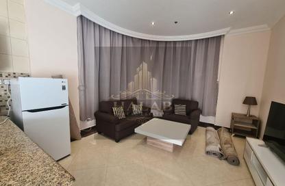 Apartment - 1 Bedroom - 2 Bathrooms for rent in Umm Ghwailina Comm - Umm Ghuwalina - Umm Ghuwailina - Doha