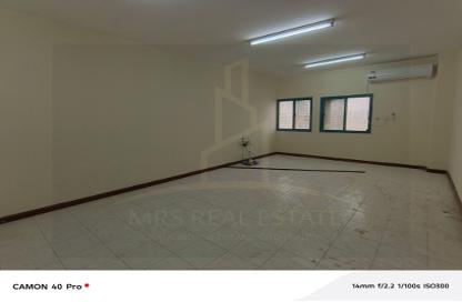 Apartment - 3 Bedrooms - 3 Bathrooms for rent in Salaja Street - Doha Al Jadeed - Doha