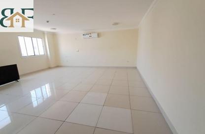 Apartment - 2 Bedrooms - 2 Bathrooms for rent in Umm Ghwailina Comm - Umm Ghuwalina - Umm Ghuwailina - Doha Apartment - 2 Bedrooms - 2 Bathrooms for rent in Umm Ghwailina Comm - Umm Ghuwalina - Umm Ghuwailina - Doha