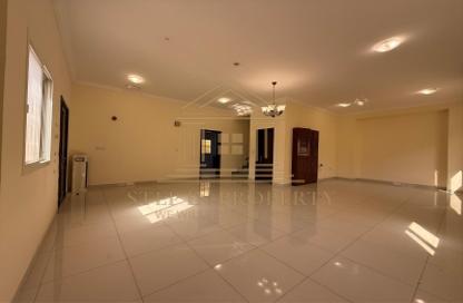 Villa - 4 Bedrooms - 4 Bathrooms for rent in Bu Hamour Street - Abu Hamour - Doha