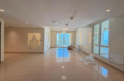 Apartment - 2 Bedrooms - 3 Bathrooms for rent in Viva West - Viva Bahriyah - The Pearl Island - Doha