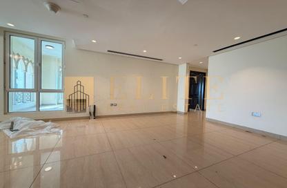 Apartment - 2 Bedrooms - 3 Bathrooms for rent in Viva West - Viva Bahriyah - The Pearl Island - Doha