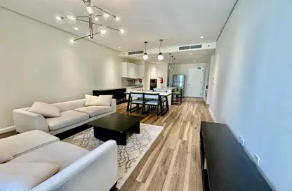 Apartment - 2 Bedrooms - 2 Bathrooms for rent in Floresta Gardens - Floresta Gardens - The Pearl Island - Doha