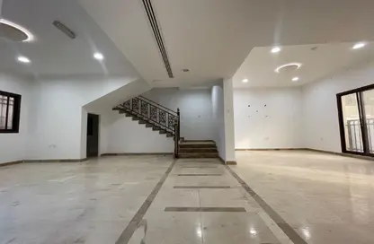 مجمع سكني - 4 غرف نوم - 4 حمامات للايجار في المعمورة 18 - المعمورة - الدوحة