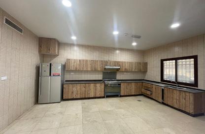 Compound - 4 Bedrooms - 4 Bathrooms for rent in Mamoura 18 - Al Maamoura - Doha