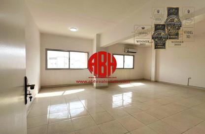 Apartment - 3 Bedrooms - 2 Bathrooms for rent in Urwa Bin Masoud Street - Al Messila - Doha