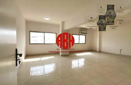 شقة - 3 غرف نوم - 2 حمامات للايجار في شارع اروى بن مسعود - المسيلة - الدوحة