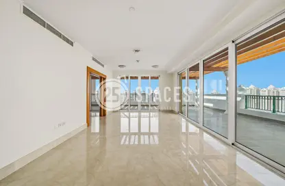 Apartment - 4 Bedrooms - 5 Bathrooms for rent in Viva East - Viva Bahriyah - The Pearl Island - Doha
