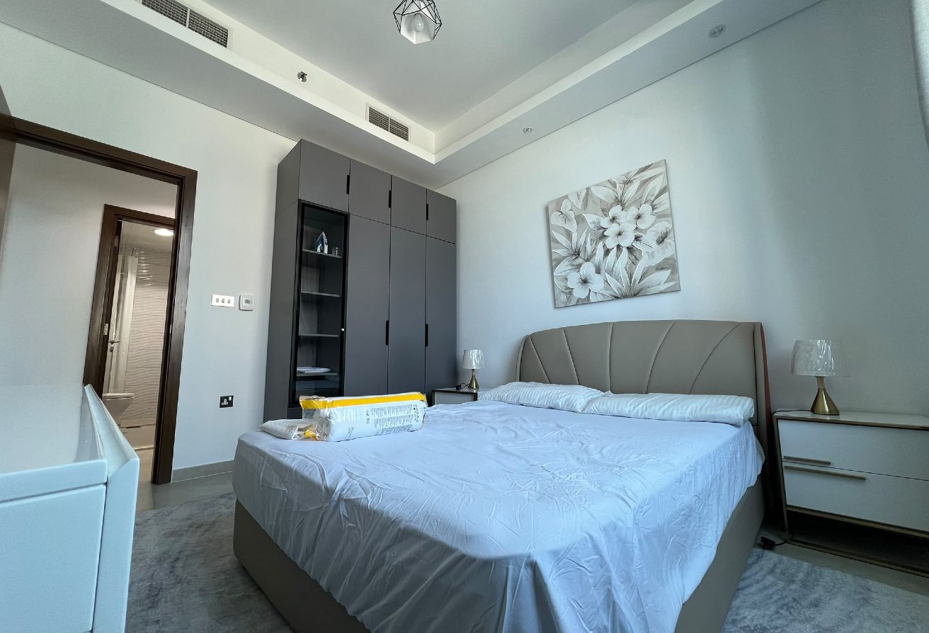 Lusail Marina | 2 Br | Prime location | furnished thumbnail 9