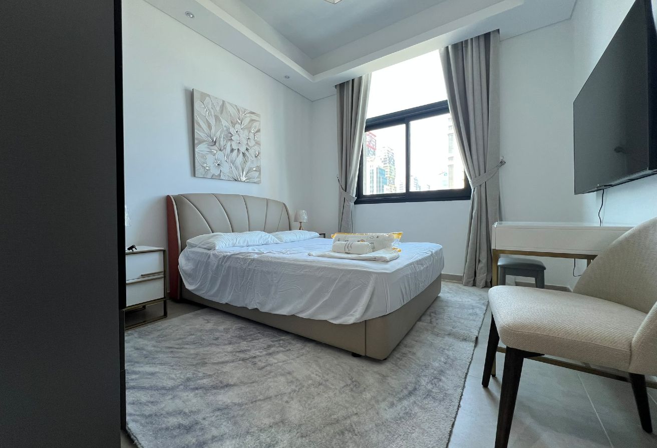 Lusail Marina | 2 Br | Prime location | furnished thumbnail 6