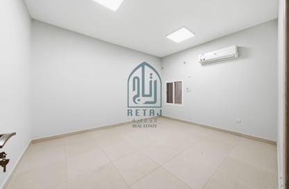 Apartment - 2 Bedrooms - 2 Bathrooms for rent in Old Salata - Salata - Doha